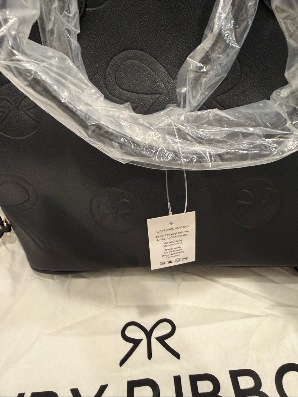 RUBY RIBBON Classic Black Tote Bag with Embossed Bow Detail - NEW WITH TAGS - Picture 7 of 12